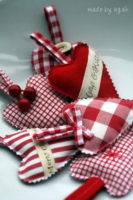 12 idee per utilizzare i cuori nell'arredamento shabby chic ... Copritermosifoni stoffa