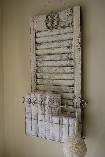 12 idee per riutilizzare vecchie persiane nell'arredamento shabby ... Porta lettere shabby