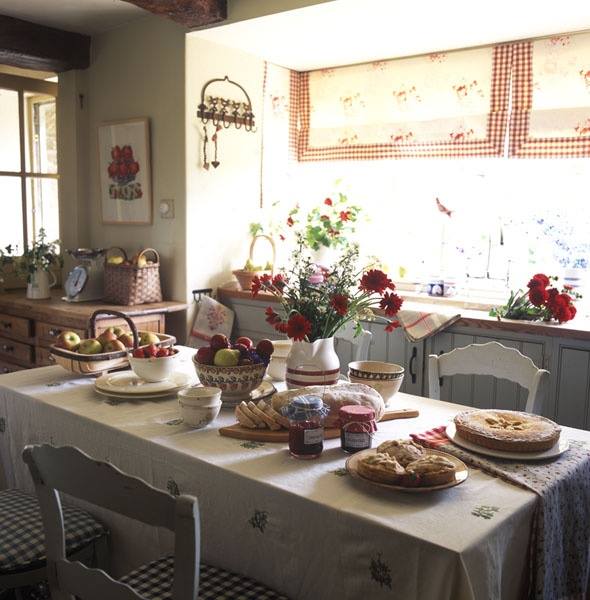 7 idee estive e creative per una cucina shabby chic, provenzale o ... Idee per realizzare una cucina country