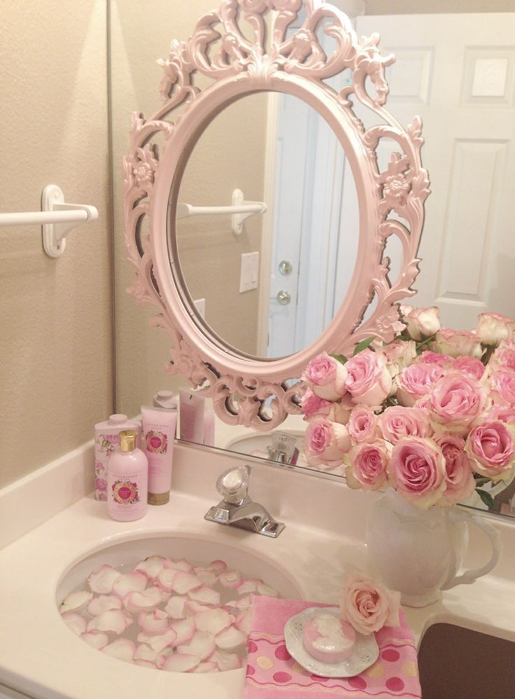 Lo specchio del bagno in stile Shabby Chic - Arredamento Provenzale Lo specchio del bagno in stile Shabby Chic - Arredamento Provenzale