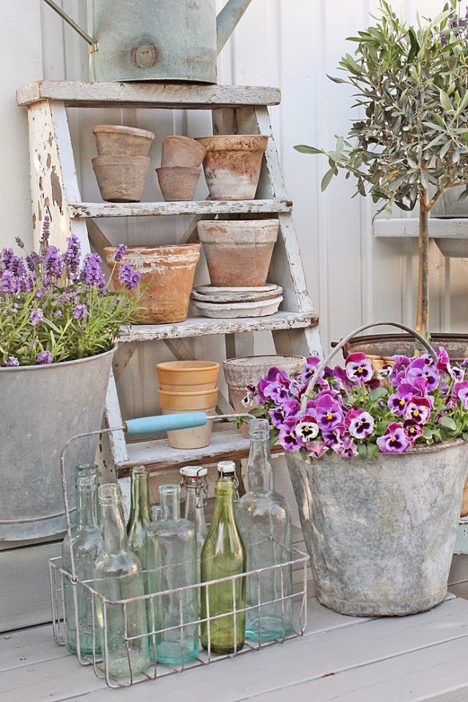Scala porta fiori e shabby chic, un binomio perfetto. idee e ... Ideas Scala idee