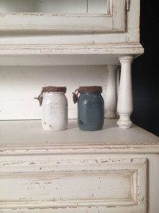 barattoli shabby chic decorati vernice e spago