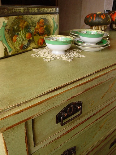 cassettiera shabby chic effetto legno