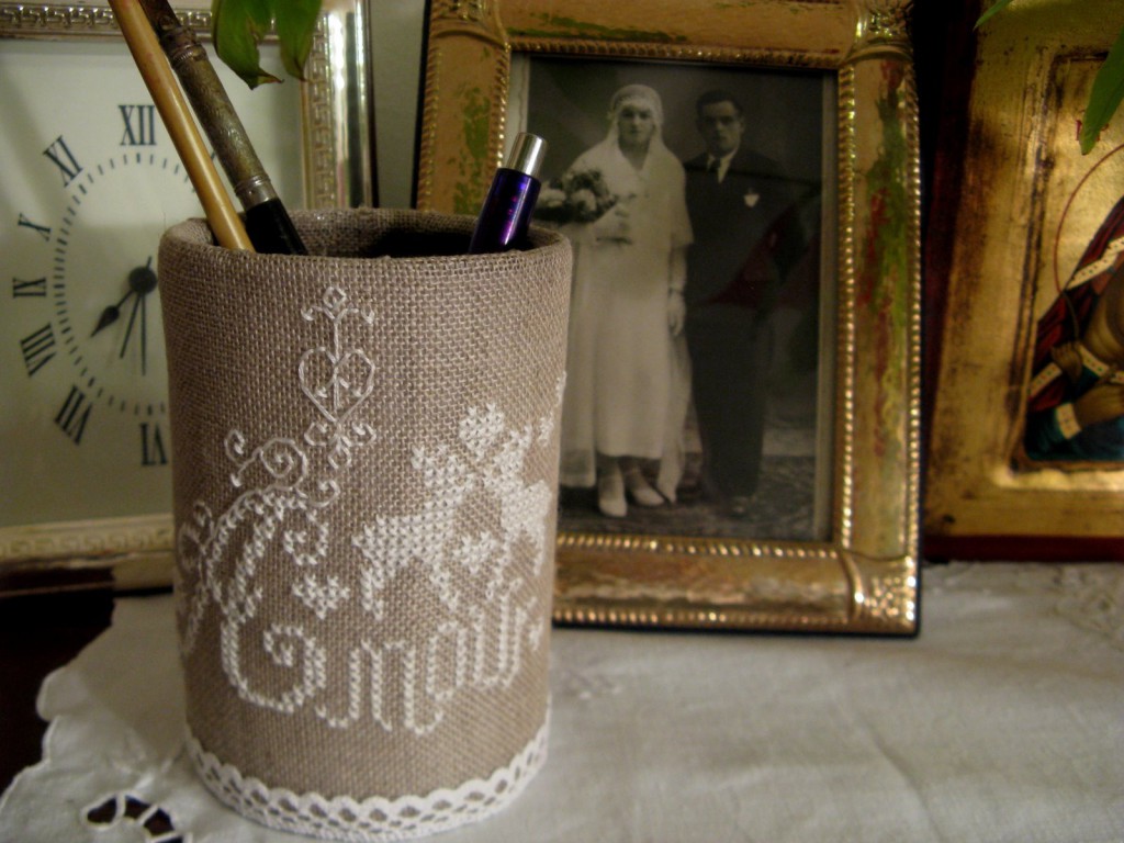 portapenne juta ricamato