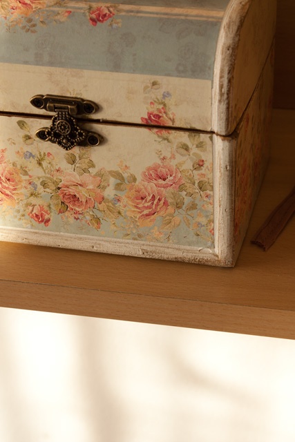 scatola-dipinta-mano-fiori