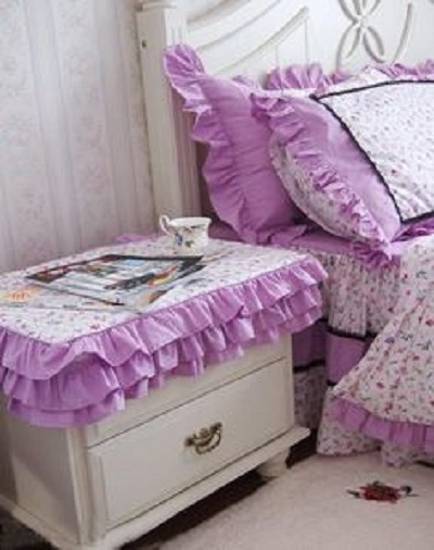comodino-biancheria-letto-viola