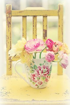 sedia-gialla-shabby-chic