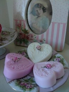 DIFFUSION Set Di 24 Rose Di Sapone A Forma Di Cuore - Rosa - Fiori Di Sapone Per Bagno, Regali Matrimonio, Bomboniere, Natale