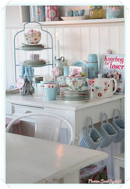 cestini-azzurri-tavolo