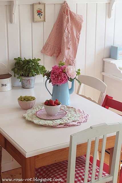 sotto-tazza-pois-rosa