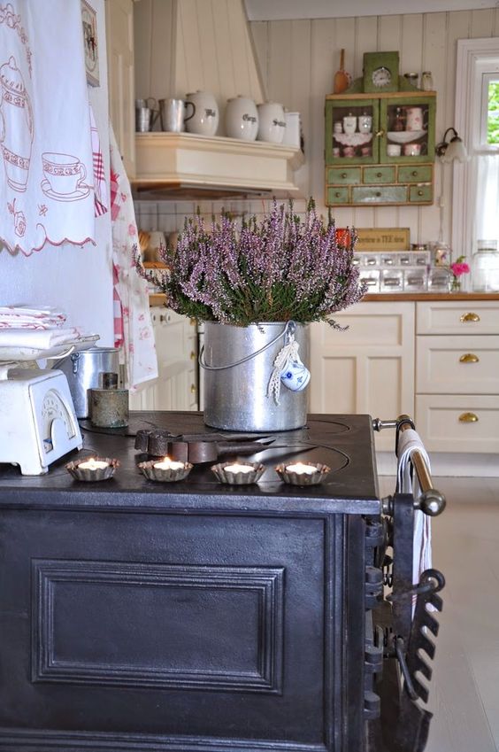 secchio metallo rametti lavanda