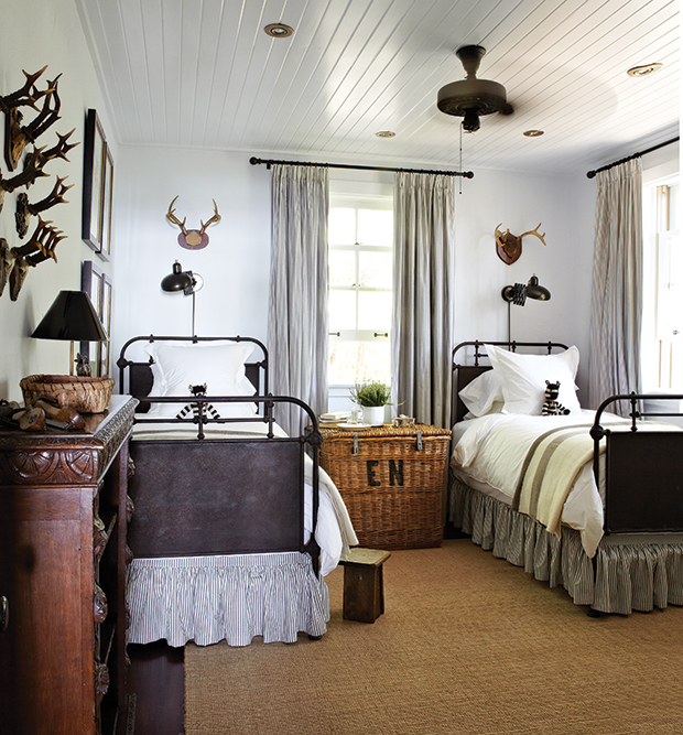 camera da letto comodino vimini