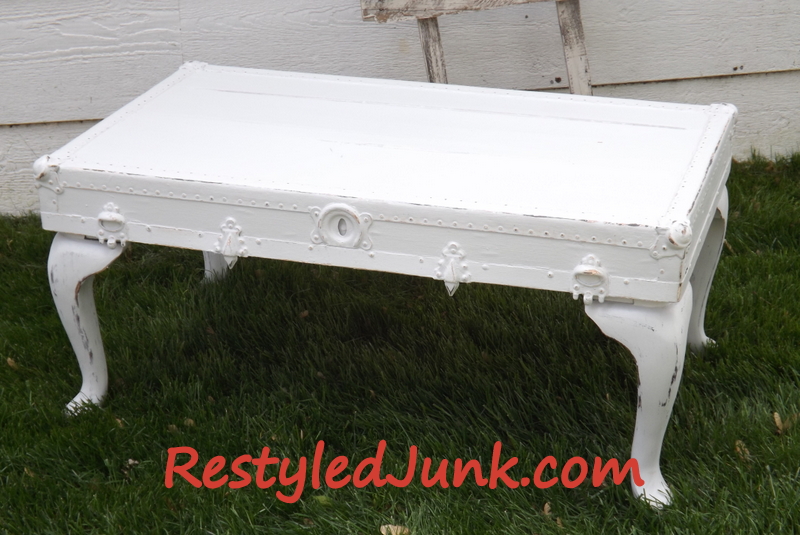 tavolino finito bianco