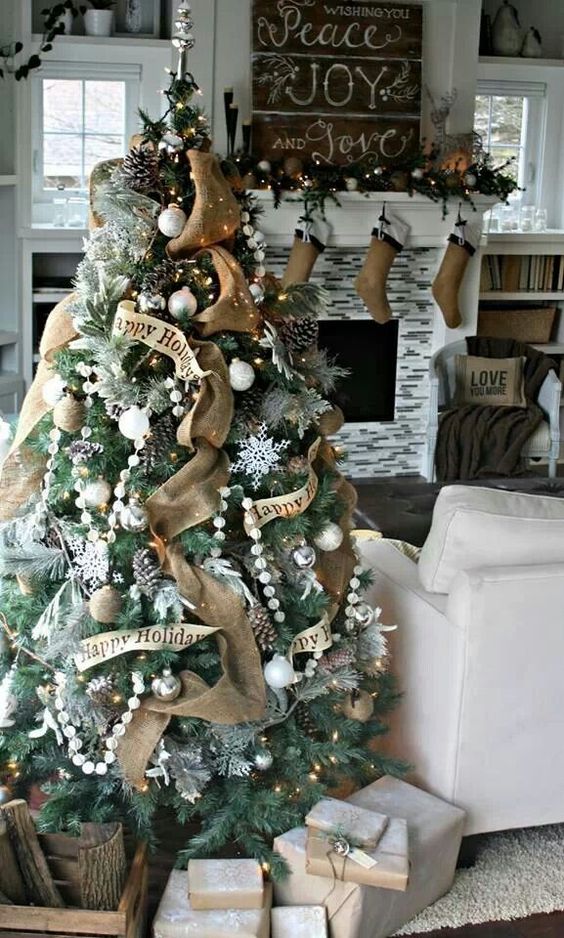 Albero Di Natale Shabby.Albero Di Natale Shabby Chic 2018 5 Idee Che Vi Toccheranno Il Cuore Arredamento Provenzale