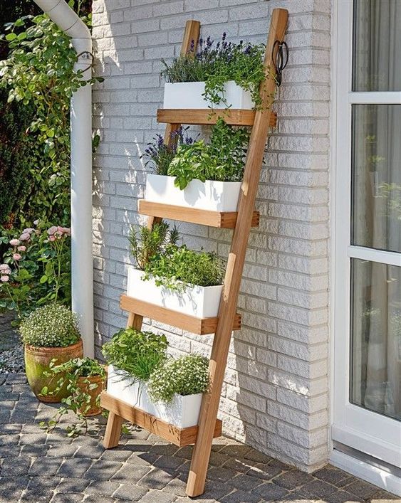 Vasi per erbe da appendere - Come vivere in balcone, ecco le ultime novità per trasformarlo nel